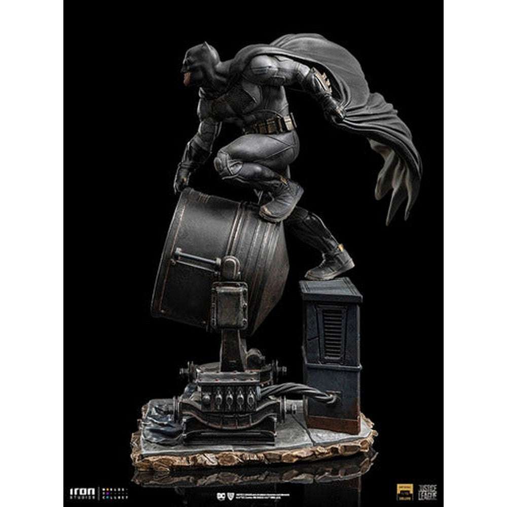 Figura Escala 1/10 Batman En La Batiseñal 71522 Iron Studios