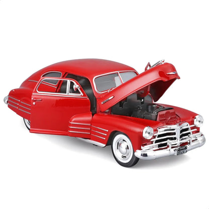 Maisto 1:24 1948 Chevrolet Fleetline Aerosedan Rojo 32921 Rojo